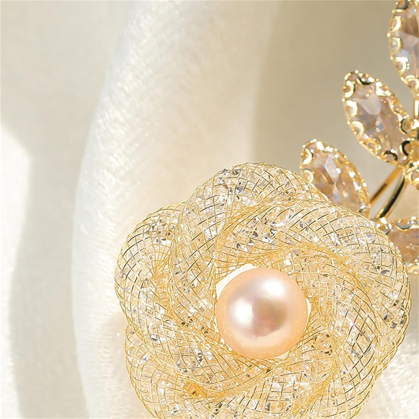 AILONMEI Golden Rose Brooch Jewelry For Woman Fashion